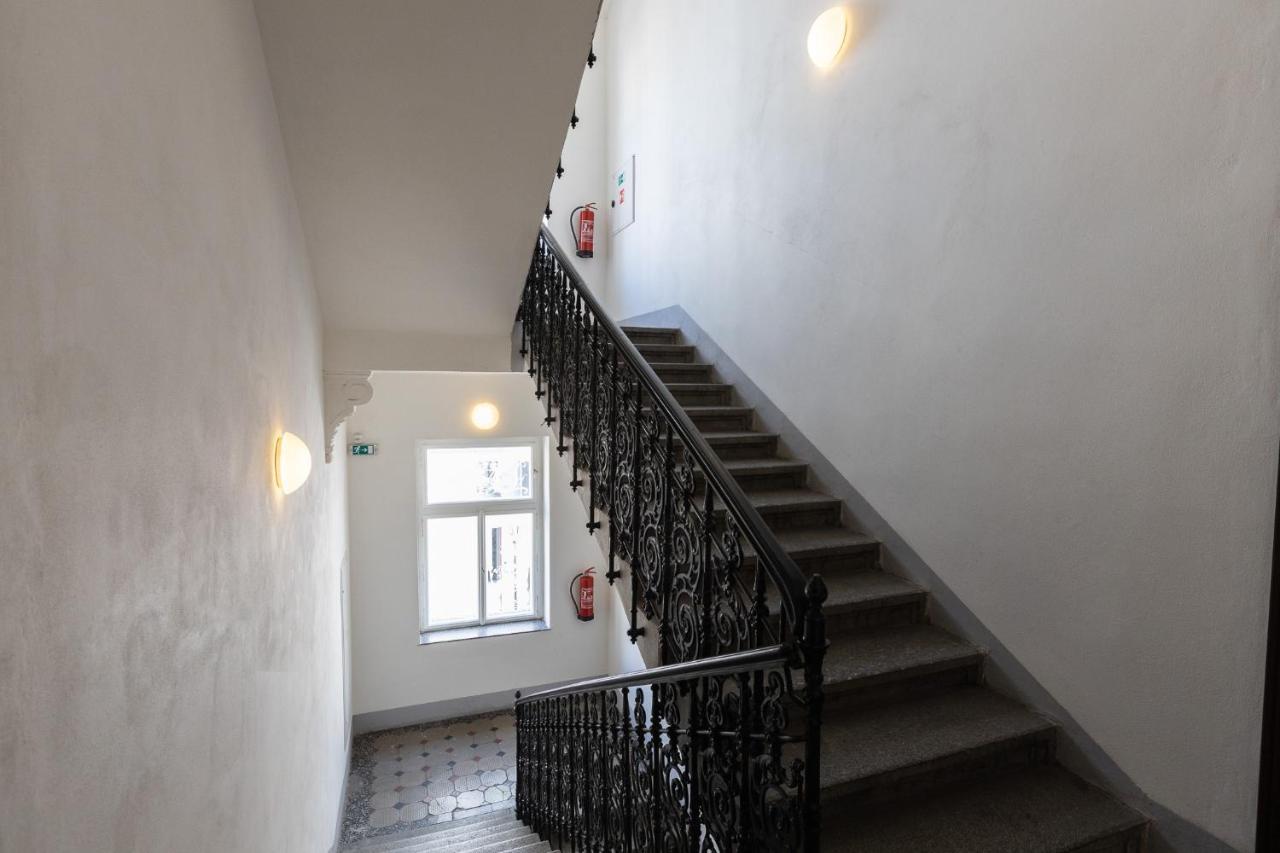 Old Town Spirit Aparthotel Prag Exteriör bild
