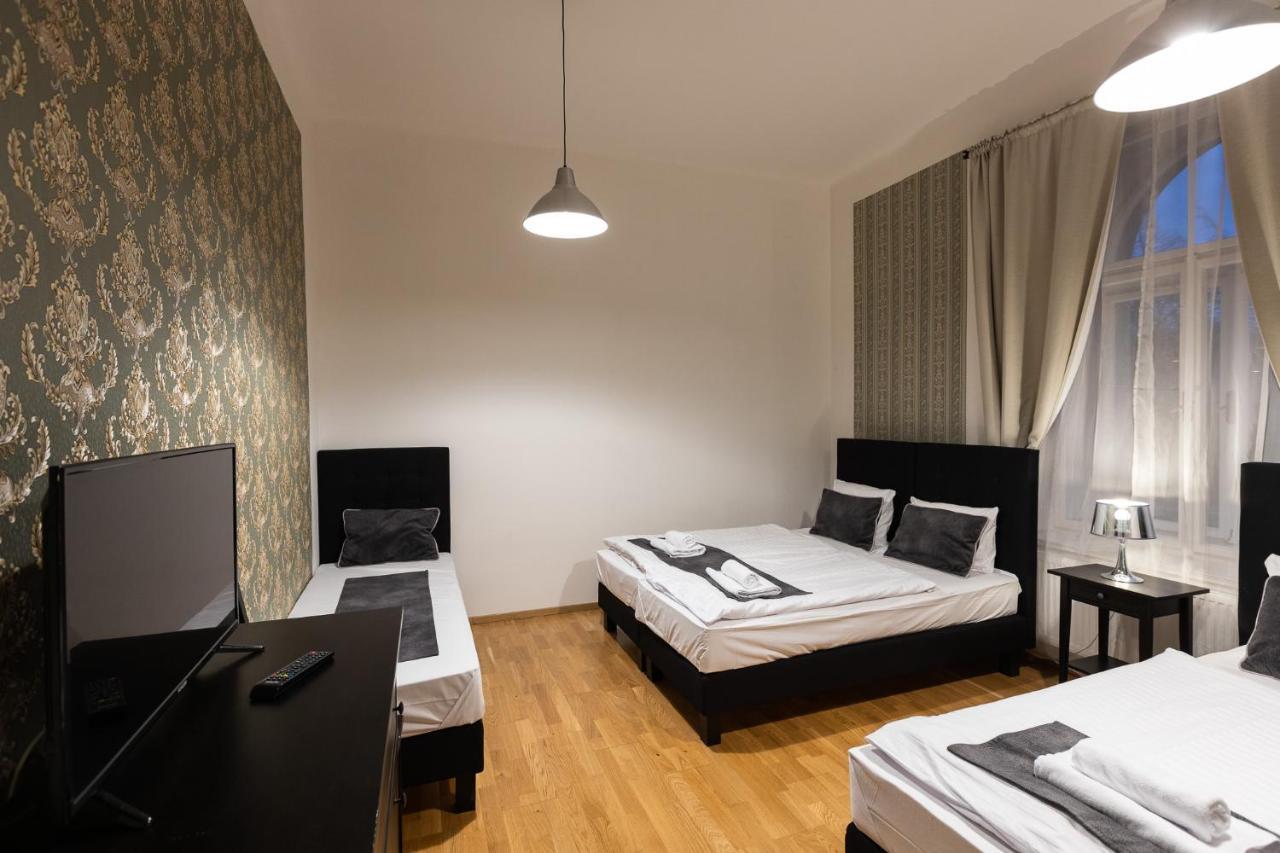 Old Town Spirit Aparthotel Prag Exteriör bild