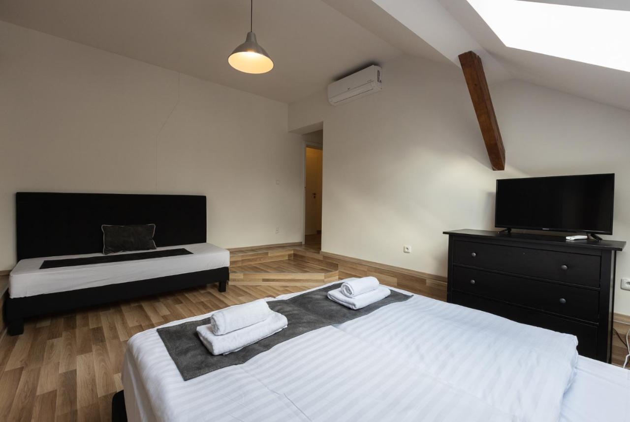 Old Town Spirit Aparthotel Prag Exteriör bild