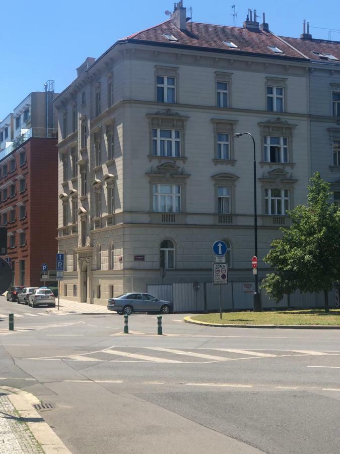 Old Town Spirit Aparthotel Prag Exteriör bild